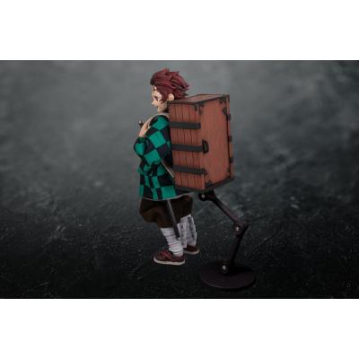 Demon Slayer: Kimetsu no Yaiba Estatua 1/6 Tanjiro Kamado 20 cm