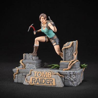 Tomb Raider Estatua PVC Lara Croft 24 cm