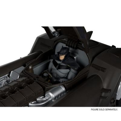 DC Multiverse Vehículo White Knight Batmobile (Gold Label) 18 cm