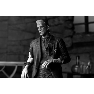 Universal Monsters Figura Ultimate Frankenstein's Monster (Bride of Frankenstein) (B&W) 18 cm