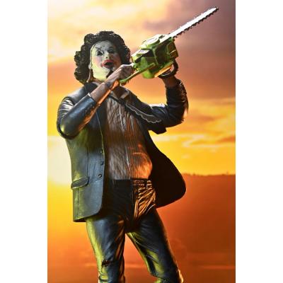 La Matanza de Texas Figura Clothed Ultimate Pretty Woman Leatherface 50th Anniversary 20 cm