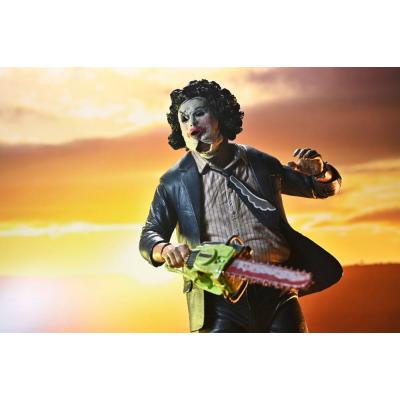 La Matanza de Texas Figura Clothed Ultimate Pretty Woman Leatherface 50th Anniversary 20 cm