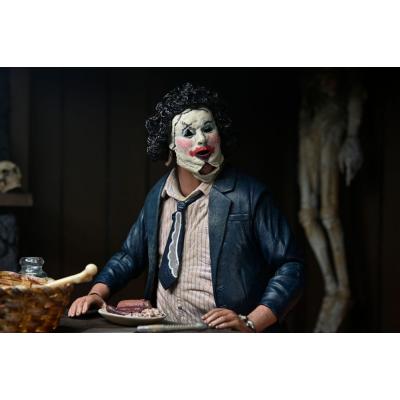 La Matanza de Texas Figura Clothed Ultimate Pretty Woman Leatherface 50th Anniversary 20 cm