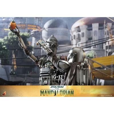 Star Wars: The Mandalorian Figura 1/6 IG-12 36 cm