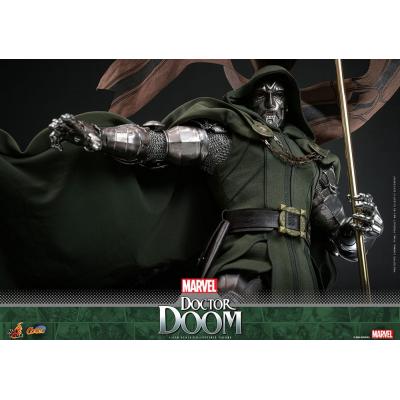 Marvel Figura Comic Masterpiece 1/6 Doctor Doom 33 cm