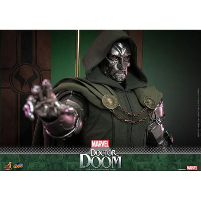 Marvel Figura Comic Masterpiece 1/6 Doctor Doom 33 cm