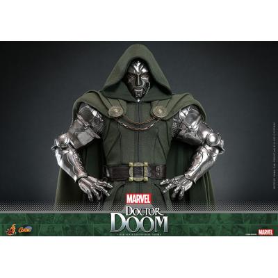 Marvel Figura Comic Masterpiece 1/6 Doctor Doom 33 cm