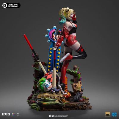 DC Comics Estatua 1/10 Deluxe Art Scale Harley Quinn (Gotham City Sirens) 22 cm