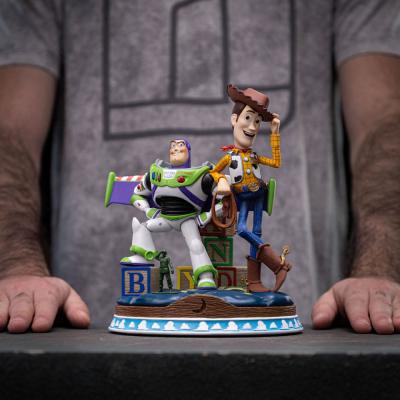 Toy Story Estatua 1/10 Deluxe Art Scale Buzz & Woody 38 cm