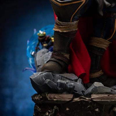 Marvel Estatua Legacy Replica 1/4 Thor Unleashed