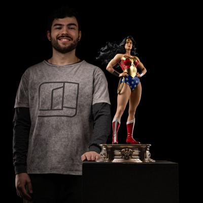 DC Comics Estatua Legacy Replica 1/4 Wonder Woman 56 cm