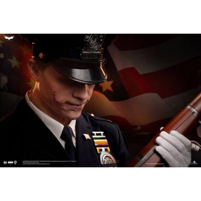 The Dark Knight Busto 1/1 The Joker (Police Uniform) 87 cm