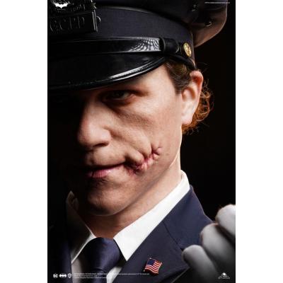 The Dark Knight Busto 1/1 The Joker (Police Uniform) 87 cm