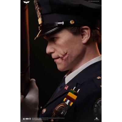 The Dark Knight Busto 1/1 The Joker (Police Uniform) 87 cm