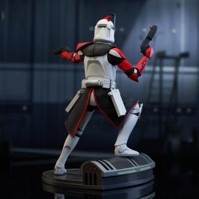 Star Wars: The Clone Wars Estatua Premier Collection 1/7 Captain Fordo 28 cm