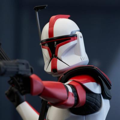 Star Wars: The Clone Wars Estatua Premier Collection 1/7 Captain Fordo 28 cm