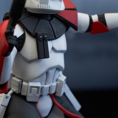 Star Wars: The Clone Wars Estatua Premier Collection 1/7 Captain Fordo 28 cm