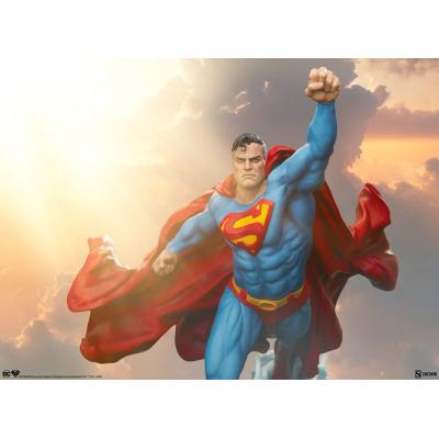DC Comics Estatua Premium Format Superman 84 cm