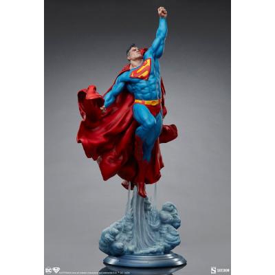 DC Comics Estatua Premium Format Superman 84 cm