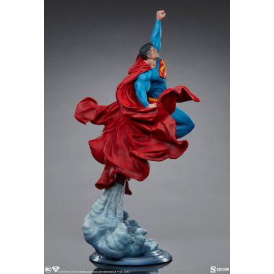 DC Comics Estatua Premium Format Superman 84 cm