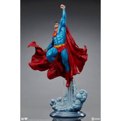 DC Comics Estatua Premium Format Superman 84 cm