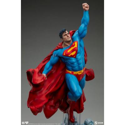DC Comics Estatua Premium Format Superman 84 cm