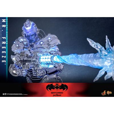 Batman y Robin Figura Movie Masterpiece 1/6 Mr. Freeze Deluxe Version 33 cm