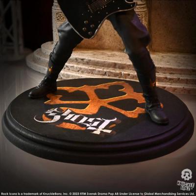 Ghost Estatua Rock Iconz 1/9 Nameless Ghoul II (Black Guitar) 22 cm