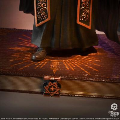 Ghost Estatua Rock Iconz 1/9 Papa Emeritus IV (Black Robes) 22 cm