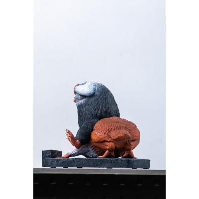 Animales fantásticos Estatua tamaño real Niffler 2 22 cm