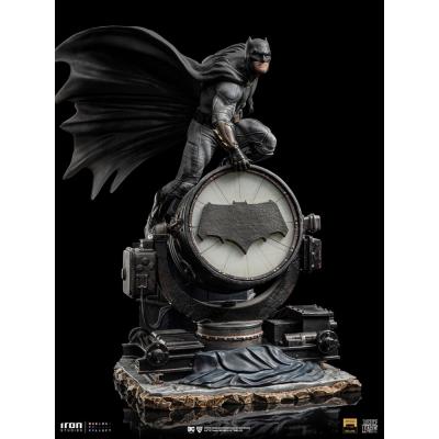 Zack Snyder's Justice League Estatua 1/10 Deluxe Art Scale Batman on Batsignal 28 cm