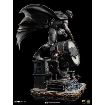 Zack Snyder's Justice League Estatua 1/10 Deluxe Art Scale Batman on Batsignal 28 cm