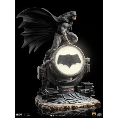 Zack Snyder's Justice League Estatua 1/10 Deluxe Art Scale Batman on Batsignal 28 cm
