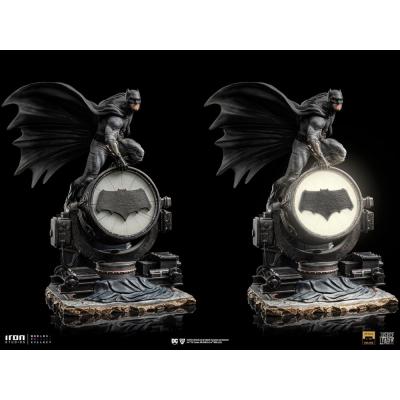 Zack Snyder's Justice League Estatua 1/10 Deluxe Art Scale Batman on Batsignal 28 cm