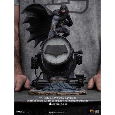 Zack Snyder's Justice League Estatua 1/10 Deluxe Art Scale Batman on Batsignal 28 cm