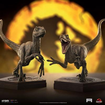 Jurassic World Icons Estatua Velociraptor B 9 cm