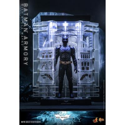 El caballero oscuro: La leyenda renace Figuras y Diorama Movie Masterpiece 1/6 Batman Armory with Bruce Wayne 30 cm