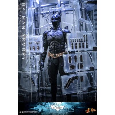 El caballero oscuro: La leyenda renace Figuras y Diorama Movie Masterpiece 1/6 Batman Armory with Bruce Wayne 30 cm