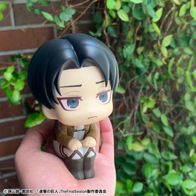 Attack on Titan Estatua PVC Look Up Levi 11 cm