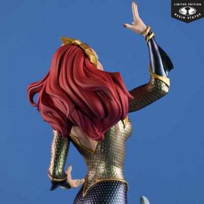 DC Direct Cover Girls Estatua 1/8 Mera by J. Scott Campbell 26 cm