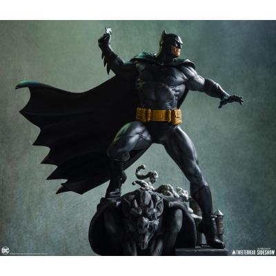 DC Comics Estatua 1/6 Batman (Black and Gray Edition) 50 cm