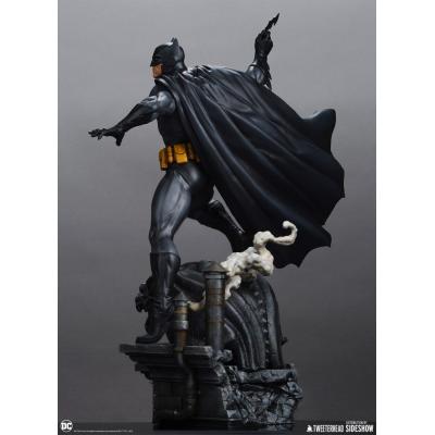 DC Comics Estatua 1/6 Batman (Black and Gray Edition) 50 cm
