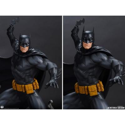 DC Comics Estatua 1/6 Batman (Black and Gray Edition) 50 cm