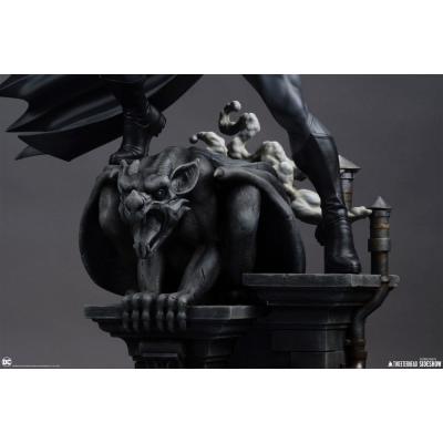 DC Comics Estatua 1/6 Batman (Black and Gray Edition) 50 cm
