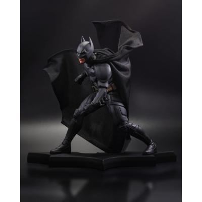 DC Direct Estatua a DC Movie Statues Batman (The Dark Knight) 24 cm