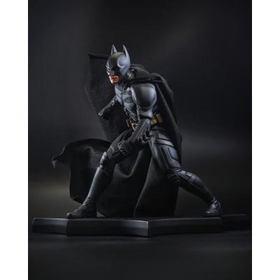 DC Direct Estatua a DC Movie Statues Batman (The Dark Knight) 24 cm