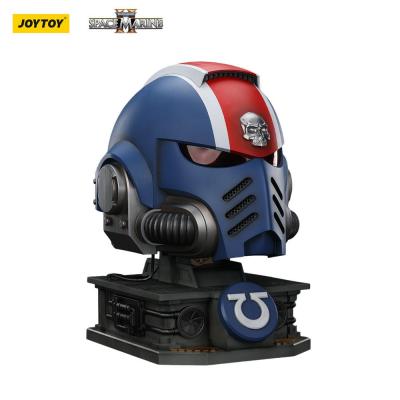 Warhammer 40,000: Space Marine 2 Réplica Ultramarines Lieutenant Titus casco con expositor 44 cm