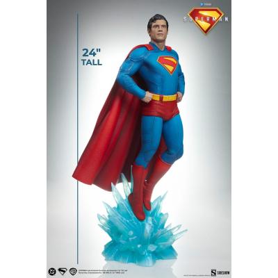 Superman (2025) Estatua Premium Format Superman 61 cm