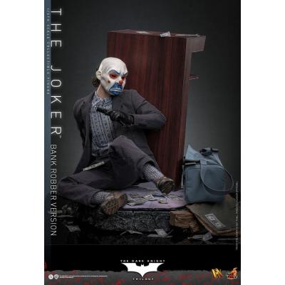 El Caballero oscuro Figura DX 1/6 The Joker (Bank Robber Version) 30 cm